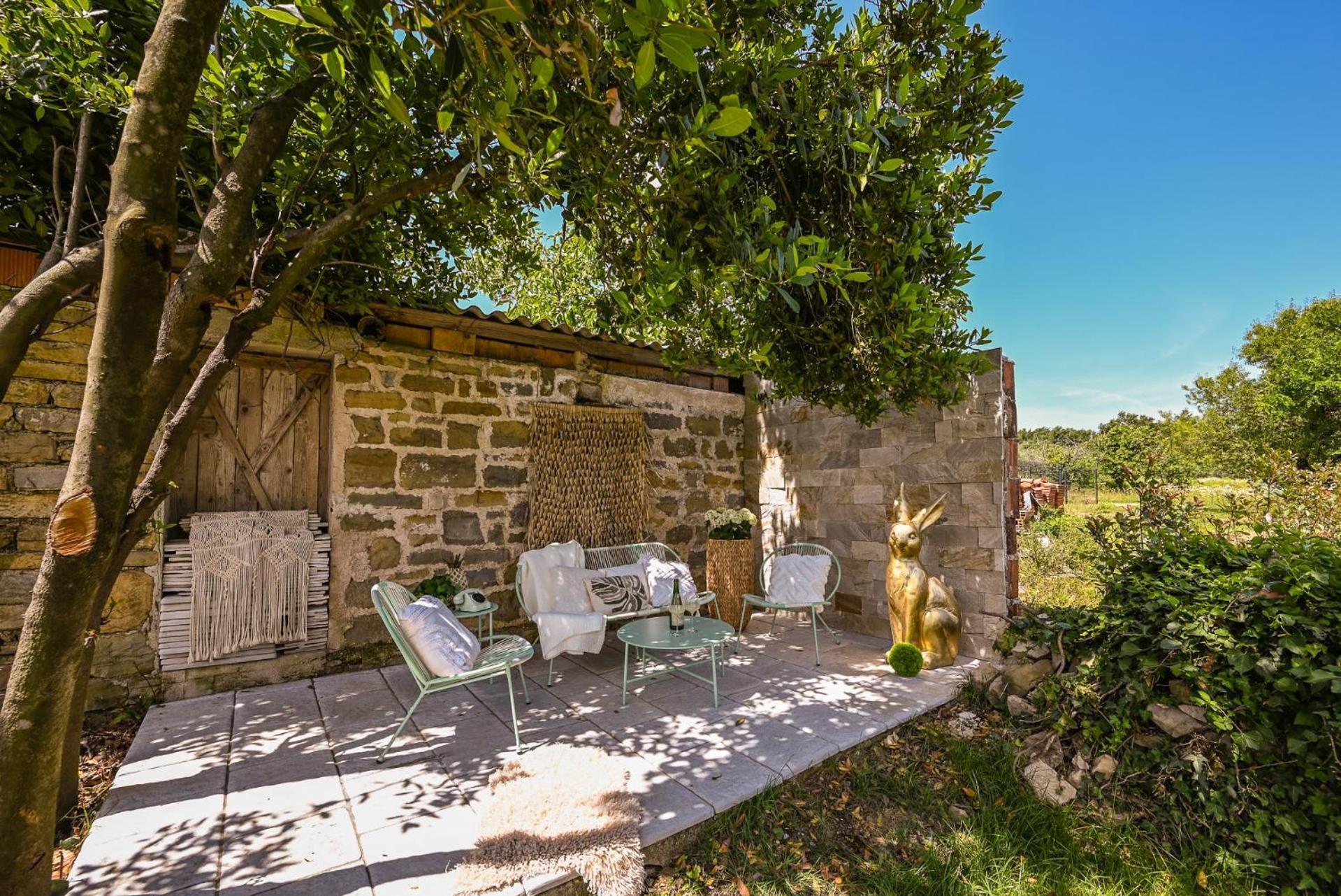 Medanni - Boutique House In Nature With Pool Izola Eksteriør billede